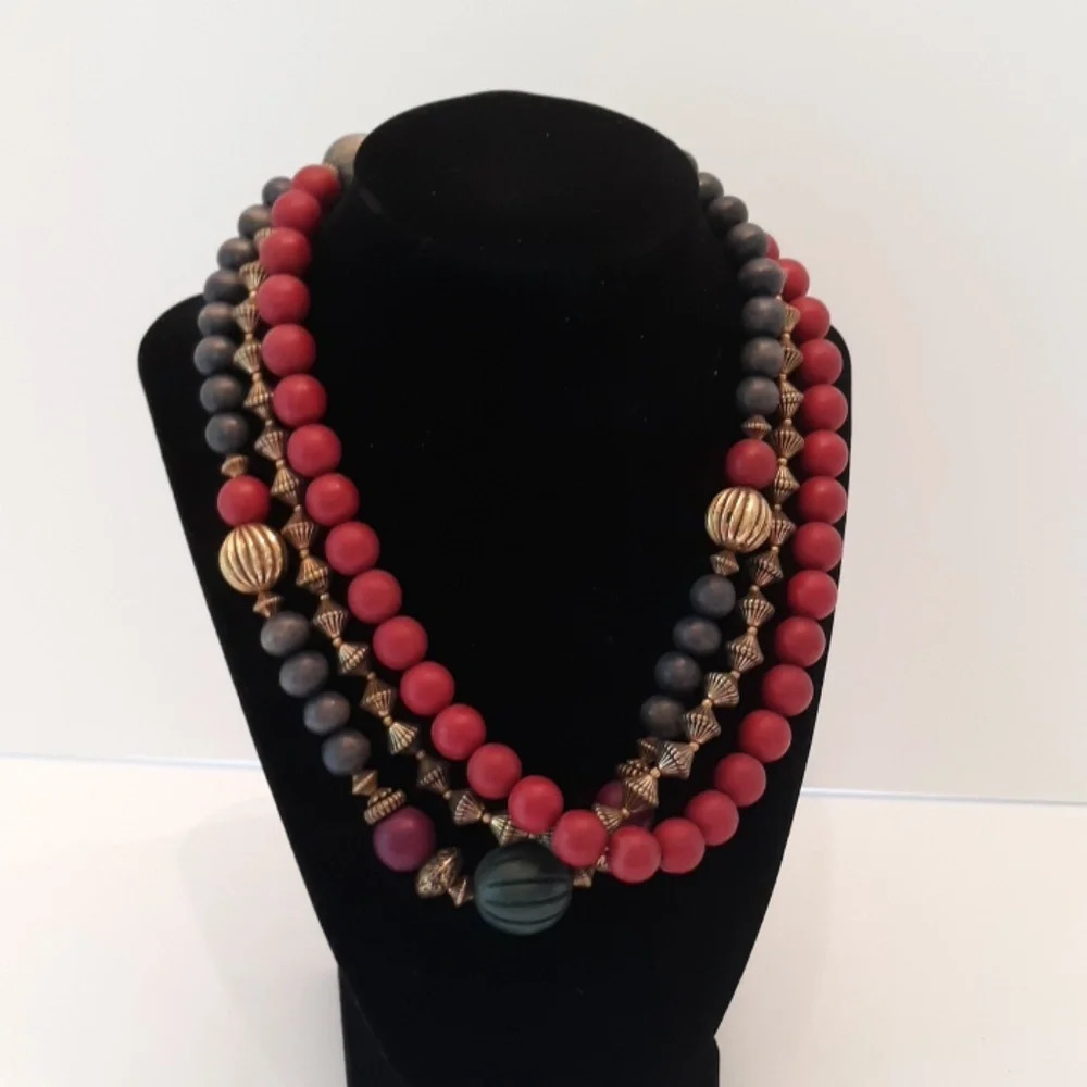 Vintage 3 strand necklace